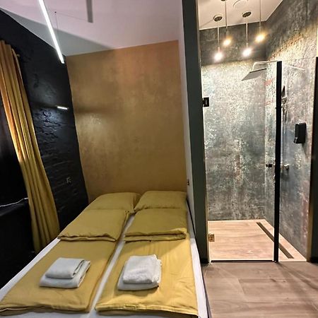 Darkhouse Fondovalle Лодзь Экстерьер фото