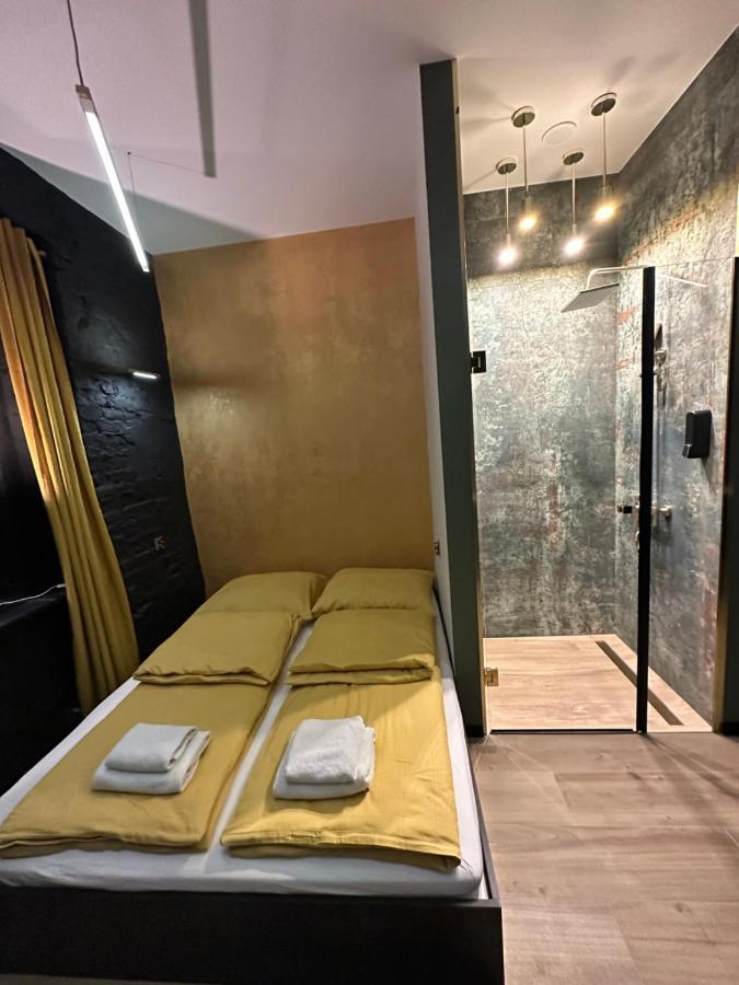 Darkhouse Fondovalle Лодзь Экстерьер фото